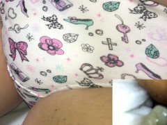 030 パンティをかぶせ、おもらししたおむつを巻き付けてオナニー！ - Screenshot 3 of 16 - Crossdresser