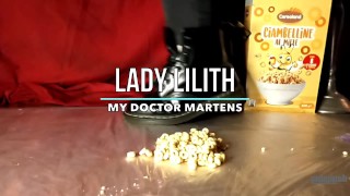 !!!TI SCHIACCIO CON I MIEI BELLISSIMI DOCTOR MARTENSI!!