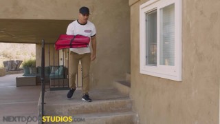 Pizza Delivery Guy Bareback Fucks Customer For Extra Tip - NextDoorStudios