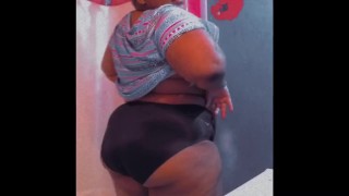 GINA BUNNY SHOWING OFF HER SEXY BBW BODY 