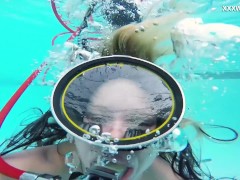 Jason bangs Monica in the swimming pool