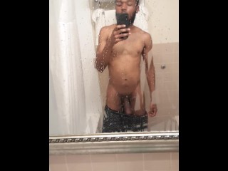 Раскачиваю свой член часть 2