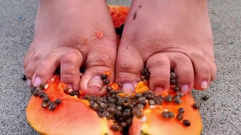 Pies Slave POV - Pies sucios Papaya Footjob y limpieza
