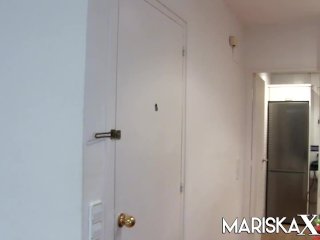 MARISKAX Latina MILF Lara Tinelli milks a big cock