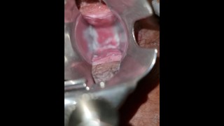 Sri-Lanka-Mädchen Erlebt Muschi-Vaginal-Expansion-Spielzeug