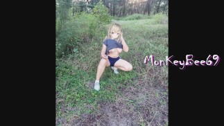 Pinay Girl Hinter den Kulissen eines Nacktshootings im Freien