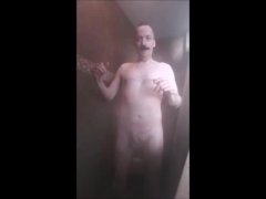Keeping clean - Screenshot 9 of 16 - Bisexual