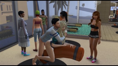 Sexe en public dans la salle de gym sur le simulateur | Jeux Porno Anime