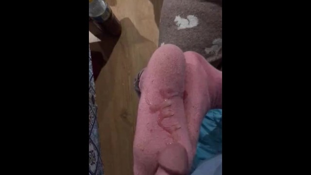 Жировая нагрузка на розовых носках OF-/gwsocks