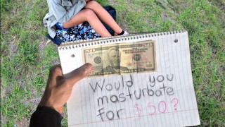 Turista me oferece 50 dólares por se masturbar em público - 4k 60 fps