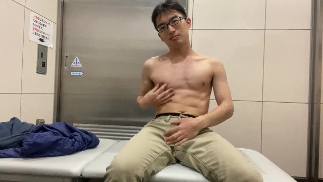 Hot Japonais étudiant Japonais Toilettes Publiques Nue Masturbation éjaculation Amateur