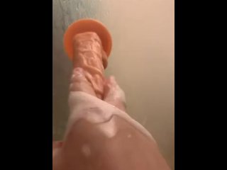 solo, vertical video, shower