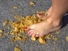 Crush Fetish Food 踩踏食物 CHIPS with my FEET ASMR