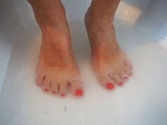 GETTING WET Washing my feet in the bath tube after sex