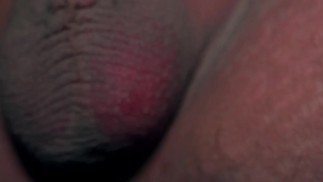 Выдуваю сперму на свой стеклянный стол!