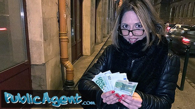 Quick money or Public Agent in Czech streets (Rachel Adjani)