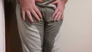 回家绝望地小便，我的尿布到处漏水