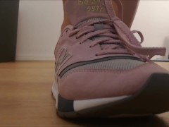 Video The submissive husband wants to cum on my sneakers, after sports training. Mistress Isabel