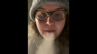 BBW fumando vape fetiche 