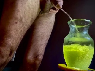 Italian Hunk Strong Yellow Piss Session Part 2