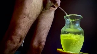 Italian hunk strong yellow piss session Part 2