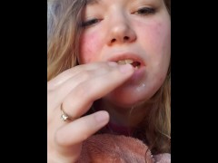 Horny babe loves fingers in her throat