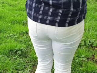 girl pees her pants, pee, pissen, pissing