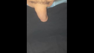 Вынимаю свой микропенис и намазываю его лосьоном только для того, чтобы подрочить, а затем молочный камшот