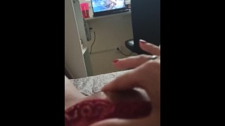 Senti falta de fazer sexo lésbico, pensando nisso fui assistir a um vídeo lésbico e esfregar