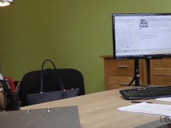 LOAN4K. Hottie está lista para sexo sucio para pagar impuestos por una foto