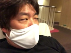 フェリーの中でマッサージ機に座る男 - Screenshot 14 of 16 - Japanese Amateur
