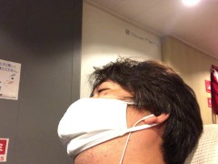 フェリーの中でマッサージ機に座る男 - Screenshot 5 of 16 - Hentai