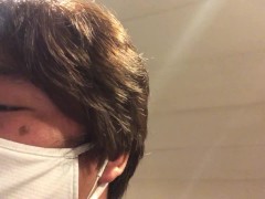 フェリーの中でマッサージ機に座る男 - Screenshot 6 of 16 - Japanese