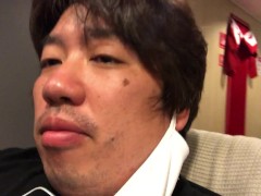 フェリーの中でマッサージ機に座る男 - Screenshot 8 of 16 - Japanese Uncensored
