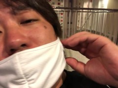 フェリーの中でマッサージ機に座る男 - Screenshot 9 of 16 - Japanese Amateur