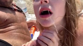 Ik Ontmoette Deze Hete Blondine Op Het Strand En Zij Zoog Het Sperma Uit Mijn Pik