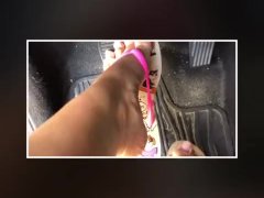 @tici_feet IG ticii_feet @ticii_feet pedal pumping wearing havaianas (preview)