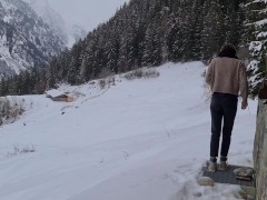 Video Couple HIDE TO FUCK while hiking IN THE SNOW,mountain forest and birdsong, romantic intimate love