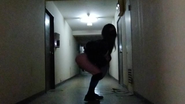 Sexy Exposure in a Quiet Late Night in a Rumored Yakuza's Apartment [FULL]