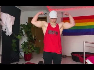 18 year old working out at home shirtless