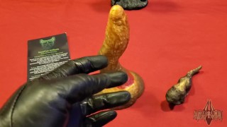 Armani Reviews Xenocat Artifacts dildo: Vaela