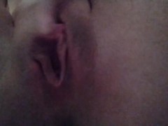 Temblando para llegar al orgasmo después de la ducha