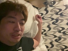 ベットの上で昨日の出来事を解説する男 - Screenshot 2 of 16 - Japanese 無 修正