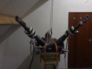 Milked on the gynchair in full rubber