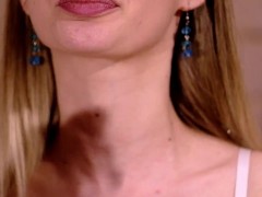 фетиши рта и шеи! Глотаю фрукты целиков и кашляю Кира Лостер - Screenshot 15 of 16 - Banana