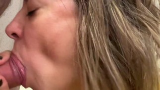 BRAZILIAN FOOTBALL FAN MAKES A BLOWJOB