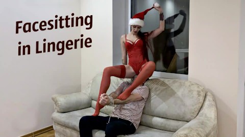 Volle gewicht facesitting in Red Kerst lingerie [PREVIEW]