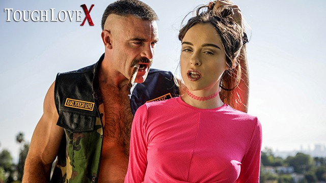 TOUGHLOVEX Непослушный стриптиз-покер с Лили Гли