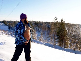 Public Masturbation and Blowjob on a Hiking Trail in Snow