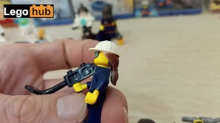 Vlog 13: Lego nerd chica con una cola de caballo y sus enormes juguetes